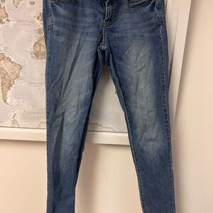 Aeropostale Women's Skinny Jeans in Medium Blue Wash